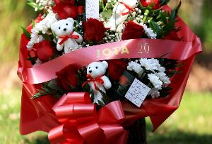 镜报：温网将放开严格着装规定，允许球员佩戴黑色臂带向若塔致哀