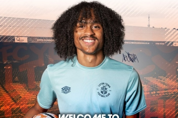 等待国足无果外媒：华裔球员陈达毅选择代表库拉索出战世预赛