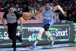 努尔基奇：国际赛场和NBA完全不同 但字母哥仍然具有统治力