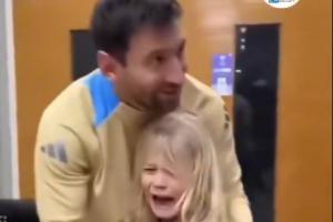 激动落泪！小球迷见到梅西后大哭，梅西连忙安慰