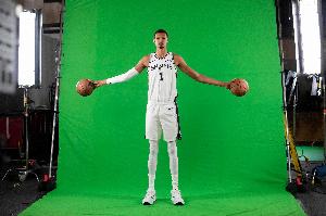 和姚明同身高！文班成NBA历史第十位身高2米26及以上登场过的球员