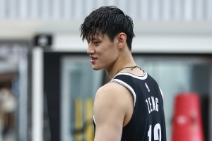 媒体人：小曾这次NBA之旅相信是学到了不少东西 回家年咱CBA争冠