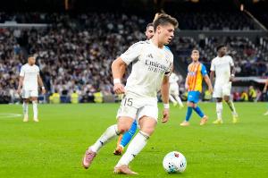 记者：居莱尔今日训练状态出色，他无疑会在对阵利物浦时首发