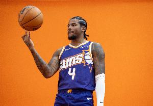 解说：快船老兵俱乐部还需磨合 杰伦·格林效率比火箭时高了不少